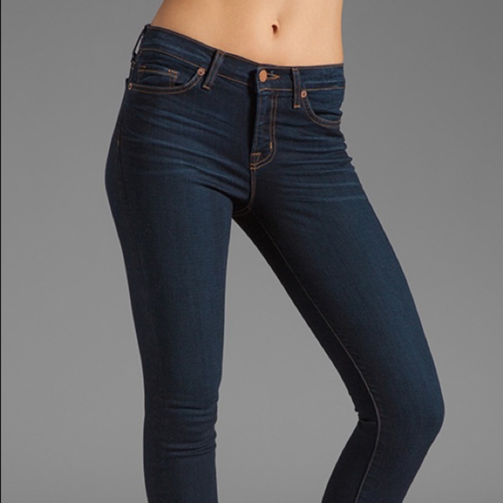 J Brand Mid Rise Crop Capri in Ignite